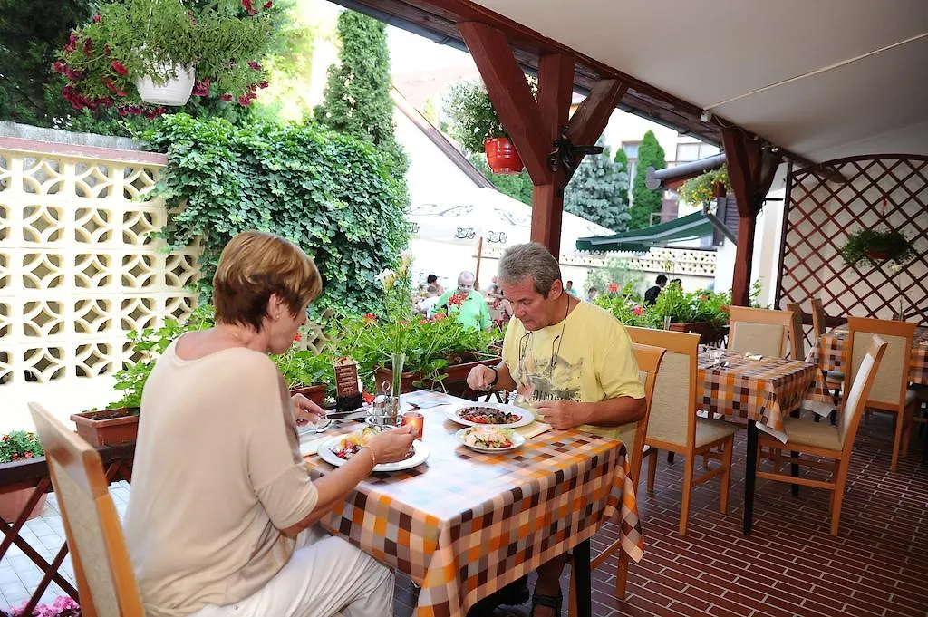 Hotel Minaret&Etterem Eger 3*,  Hungary